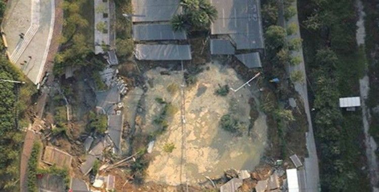 Çin'de metro inşaatında yol çöktü: 3 kişi kayıp