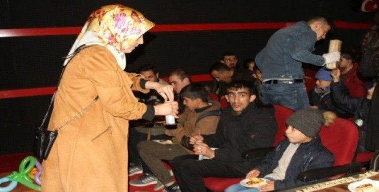Engelli öğrenciler sinemayla buluştu