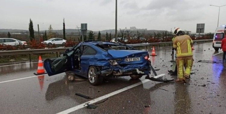 Bursa’da otobanda su birikintisi faciası...Lüks otomobil sürücüsü sıkışarak öldü