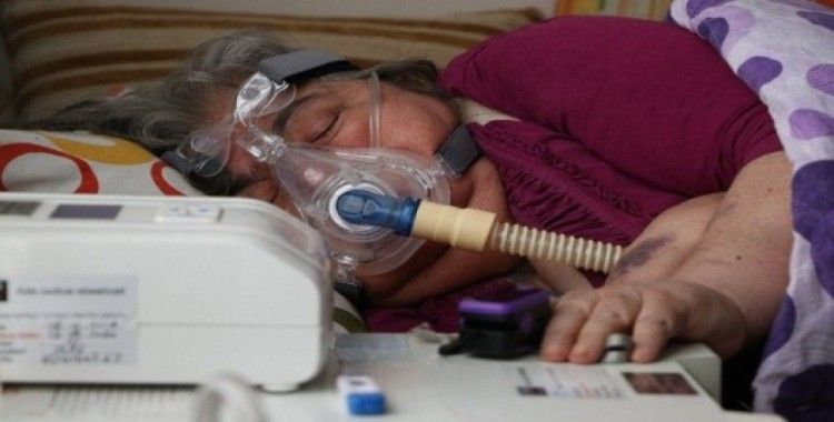 57 yaşındaki Zümrüt teyze, rahat nefes alabilmek istiyor