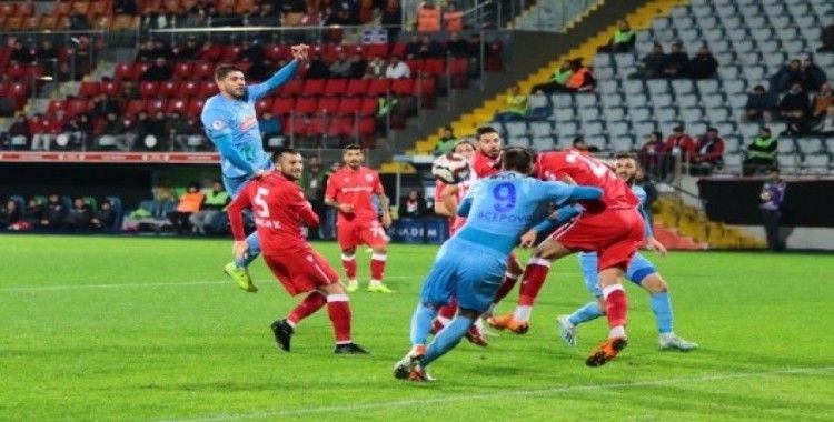Ziraat Türkiye Kupası: Çaykur Rizespor: 3 - Yılport Samsunspor: 1 (İlk yarı)