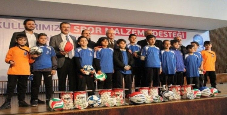 Eyüp Sultan Belediyesi’nden okullara spor malzemesi desteği