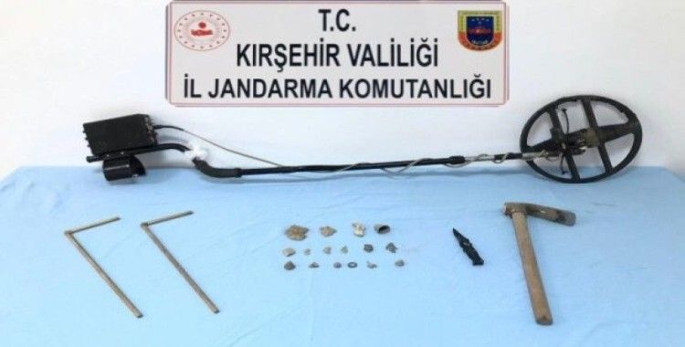 Kırşehir jandarma ekiplerinden tarihi eser kaçakçılığı operasyonu