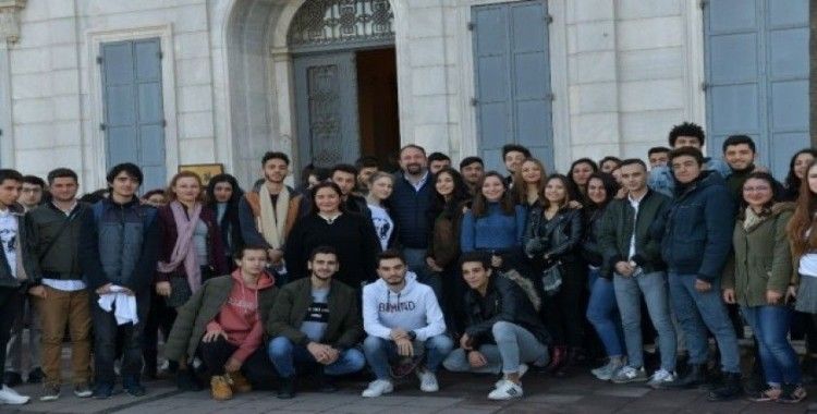 Çiğlili gençler İzmir Atatürk Müzesini gezdi