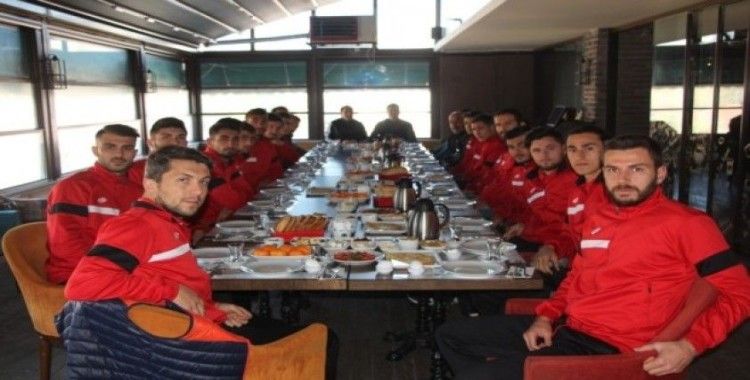 Bilecikspor’a AK Partili meclis üyesinden kahvaltı