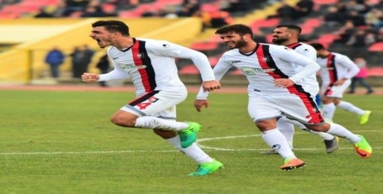 Uşakspor, Karabükpor’u 3-0 mağlup etti