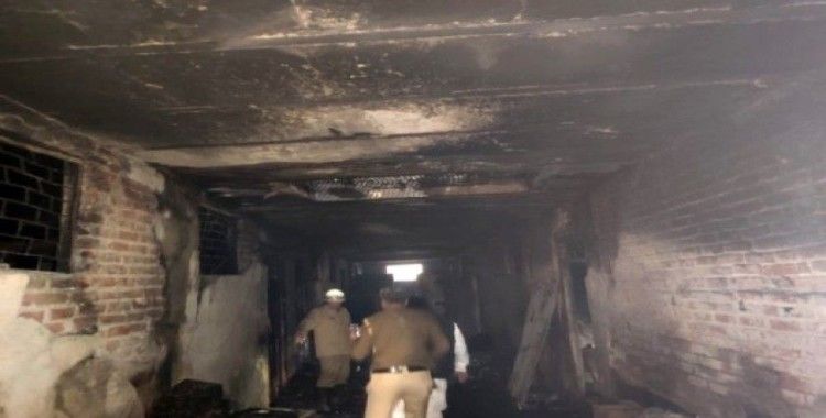 Hindistan'da fabrikada yangın: 43 ölü