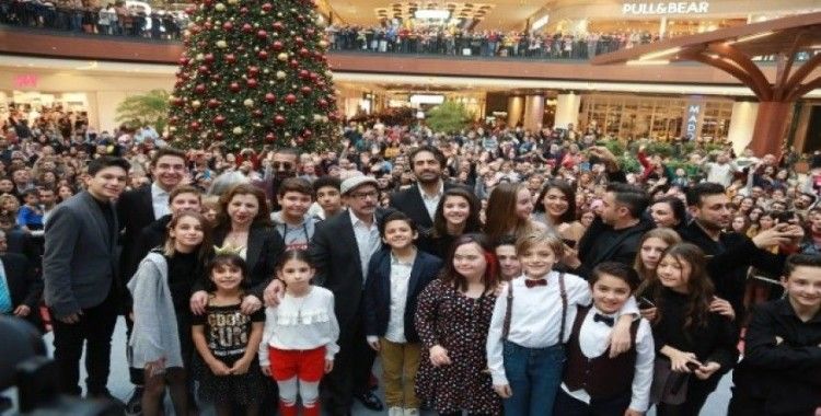 Mahsun Kırmızıgül’ün aşk filmine İzmir’de muhteşem gala
