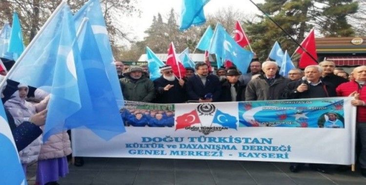 'Doğu Türkistan'da eziyet görenlerin Dünya İnsan Hakları Günü'nden haberleri bile yok'
