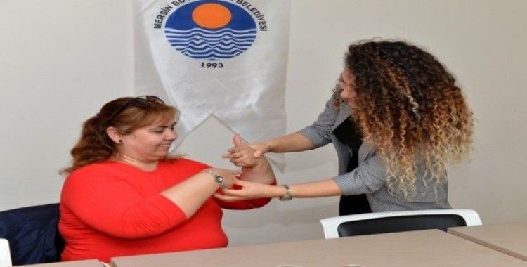 Mersin Büyükşehir, vatandaşlara ücretsiz işaret dili kursu verecek