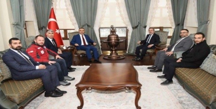 Vali Soytürk Kızılay Genel Başkan Vekili ile bir araya geldi