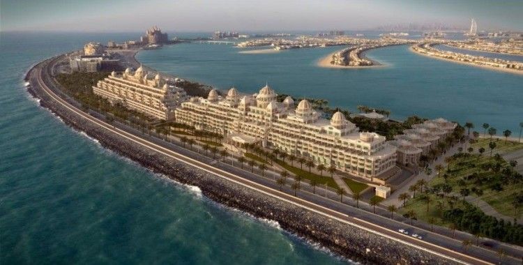 Sahilde ihtişamlı bir saray