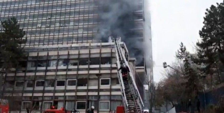 DSİ Genel Müdürlüğü binasında yangın
