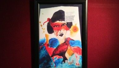 Kadına yönelik şiddete dikkat için sergi açtı