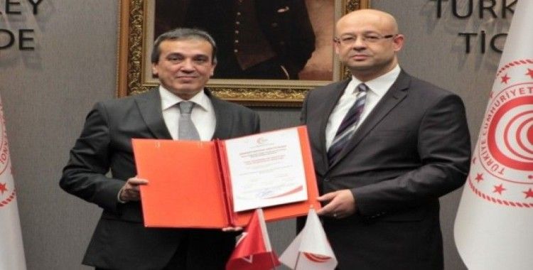 Dünya genelinde ilk helal akreditasyon sertifikası TSE’ye teslim edildi