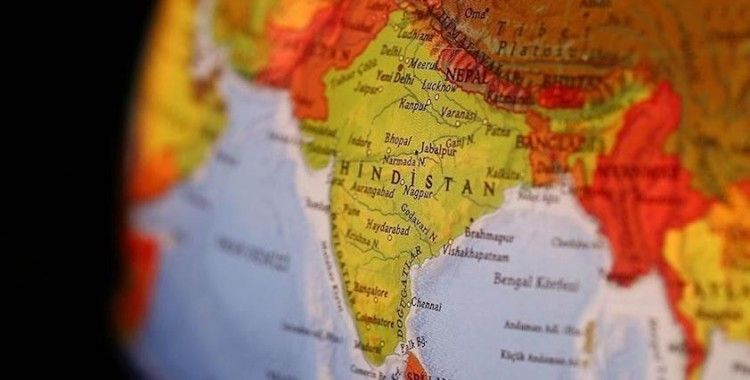 Hindistan'da fabrika çöktü: 14 yaralı