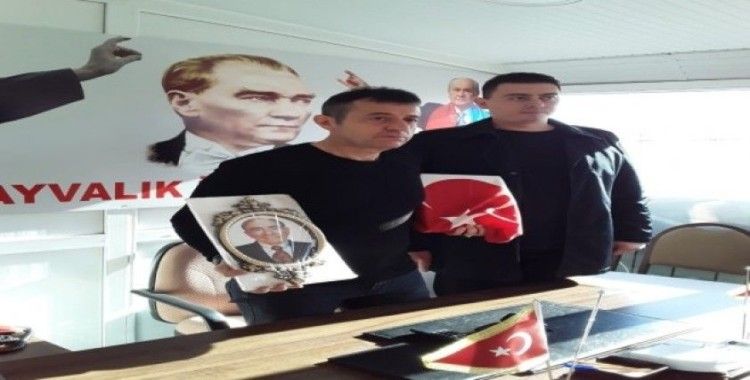 Ayvalık’ta Ülkü Ocaklarından MHP İlçe Teşkilatına destek ziyareti