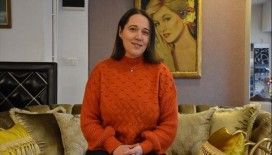 Mobilya döşemecisi kadının meslek aşkı