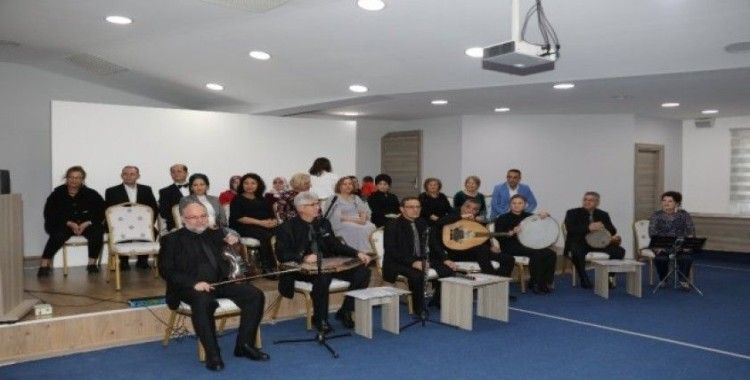Huzurevi sakinlerine Türk Halk Müziği konseri