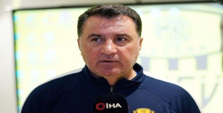 (Özel haber) Mustafa Kaplan: “İki kanat, 1 santrfor oyuncusuna ihtiyacımız var”