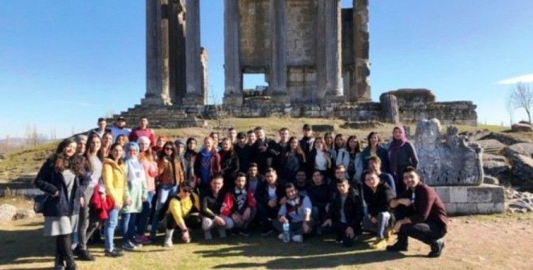 DPÜ KSBMYO öğrencileri için Aizanoi Antik Kenti’ne gezi