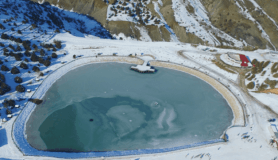 Erzincan'da donan göl kartpostallık görüntüler oluşturdu