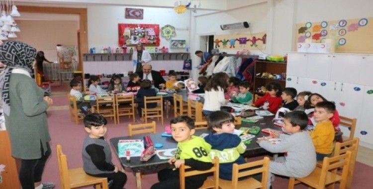 Anaokulu öğrencilerine Başkan Orhan sürprizi