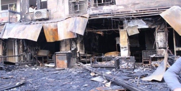 İzmir’de dehşete düşüren yangın: 5 kişi dumandan etkilendi