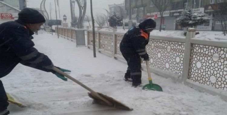 Hakkari’de kar temizleme çalışması
