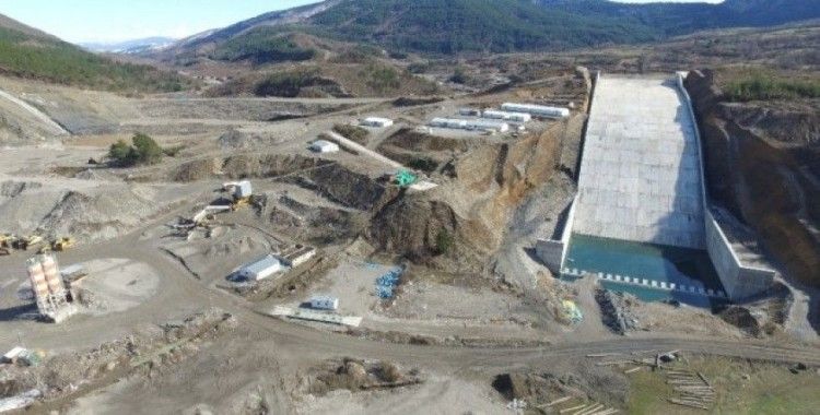 (Özel) 3 şehre hizmet verecek olan barajda çalışmalar devam ediyor