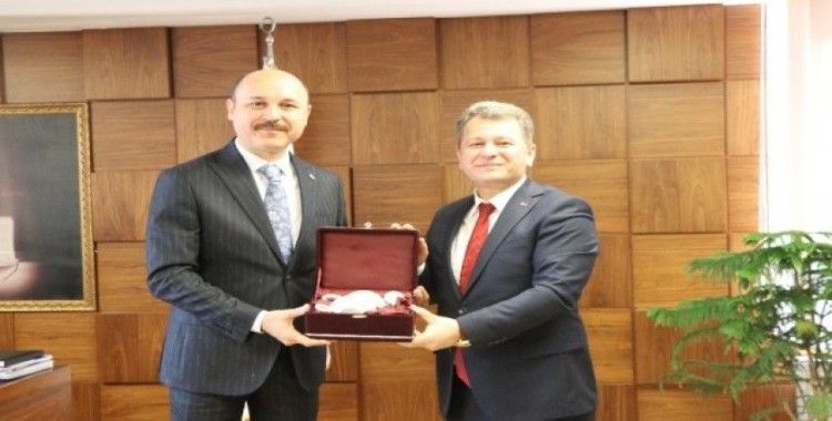 ÖSYM Başkanı Aygün, Türk Eğitim-Sen Genel Merkezini ziyaret etti