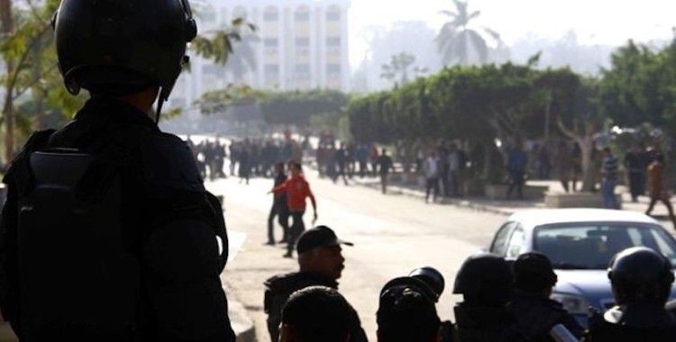 Mısır polisi AA Kahire ofisini basarak dört çalışanı gözaltına aldı