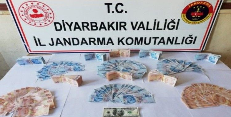 Diyarbakır'da bir kişi, üzerinde sahte 50 bin 550 lira ile yakalandı