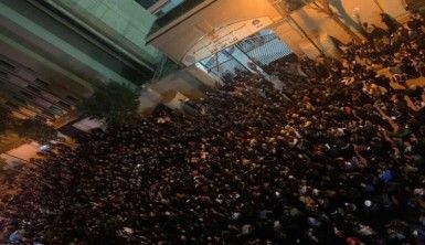 Lübnan'da göstericiler ve polis arasında arbede