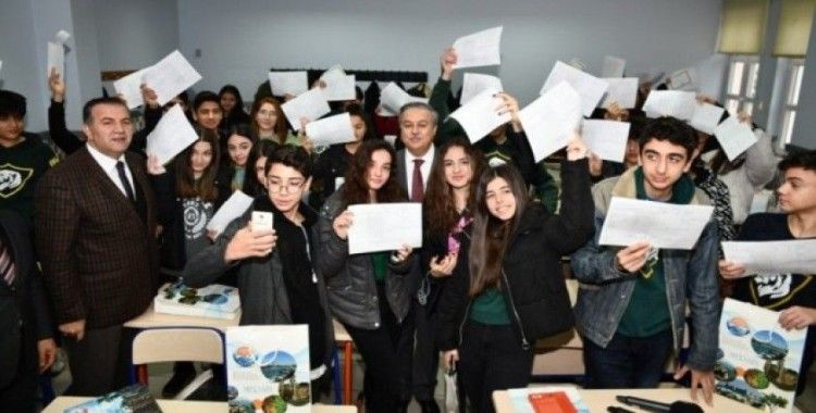 Mersin’de 400 bin 767 öğrenci karne heyecanı yaşadı