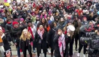ABD'de binlerce kadından Trump karşıtı gösteri
