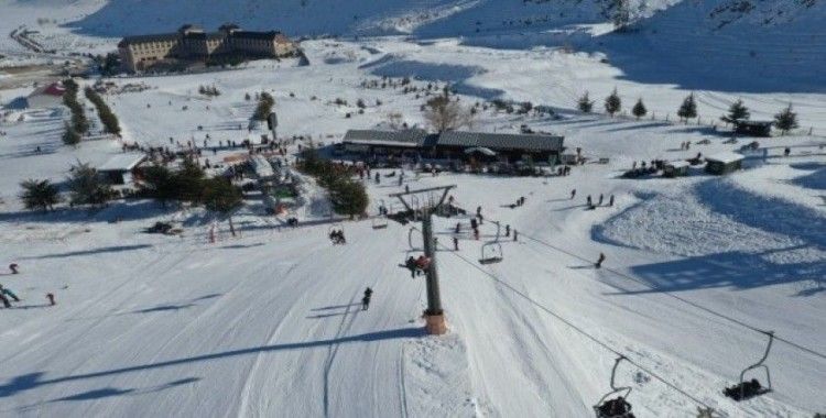 Yarıyıl tatilinin vazgeçilmezi ’Isparta Davraz Kayak Merkezi’