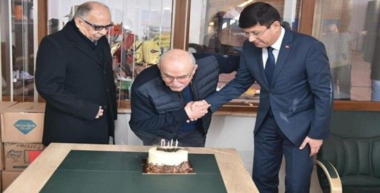 Başkan Özcan’dan Efsane Başkan’a doğum günü sürprizi