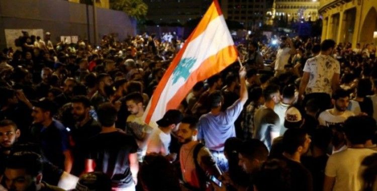 Lübnan'da protestoların 2. gününde 145 kişi yaralandı