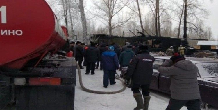 Rusya'da köy evinde yangın: 11 ölü