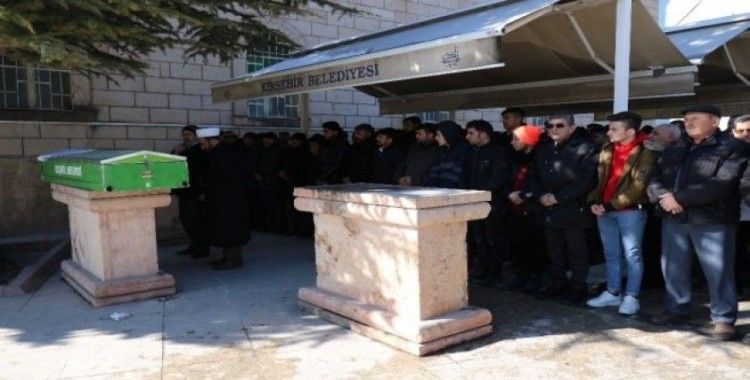 Kocasının canice öldürdüğü kadın, Kırşehir’de son yolculuğuna uğurlandı