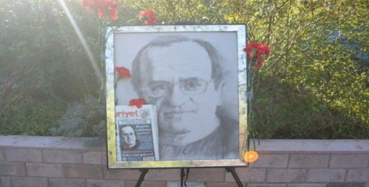 Gazeteci-Yazar Uğur Mumcu Ayvalık'taki evi önünde anıldı