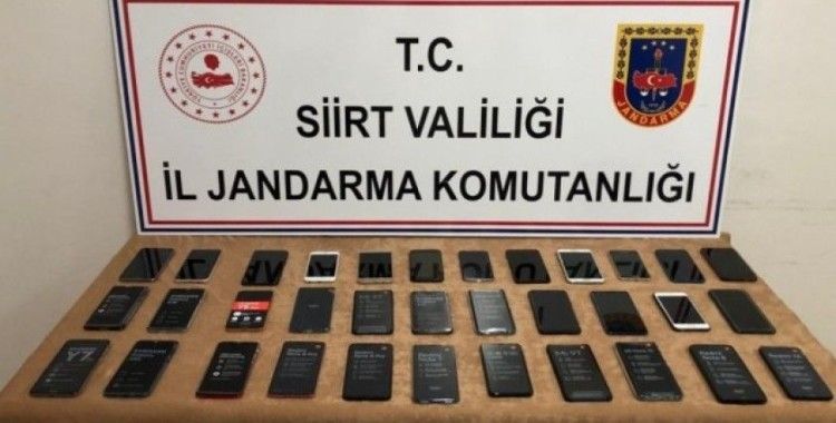 Siirt’te 34 adet kaçak cep telefonu ele geçirildi