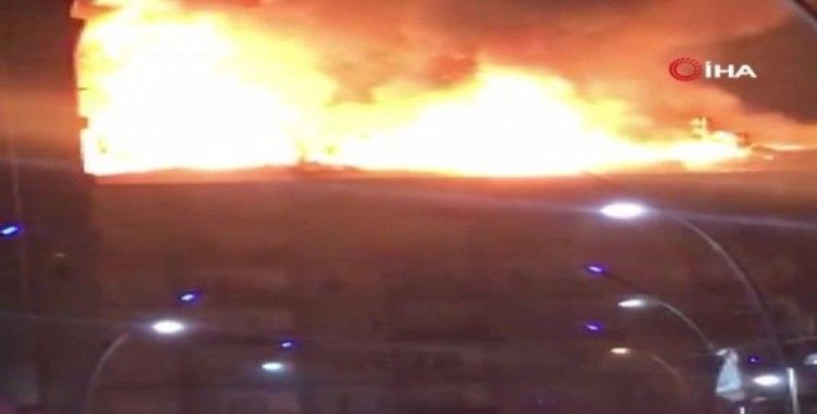Elazığ’da deprem sonrası bir binada yangın çıktı