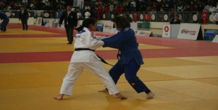 İşitme Engelliler Judo Türkiye Şampiyonası Kilis’te yapıldı