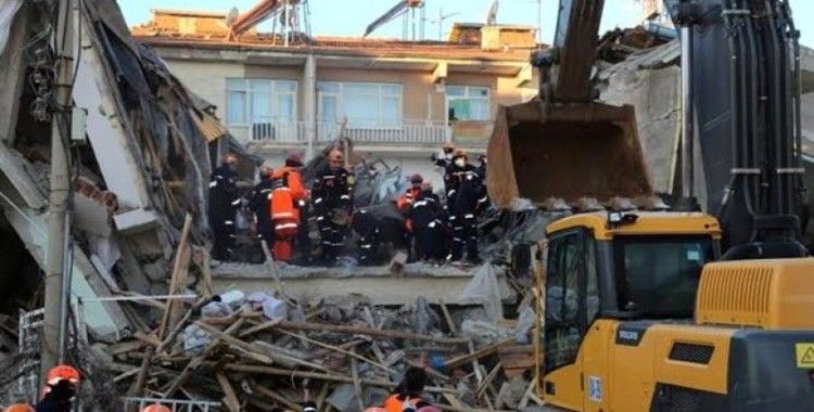 Elazığ depreminde 21 kişi hayatını kaybetti, bin 30 yaralı