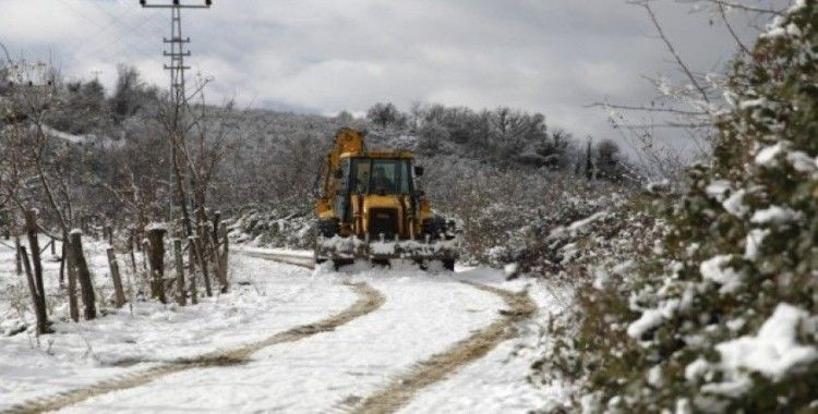 Fatsa’da kardan kapanan yollara anında müdahale