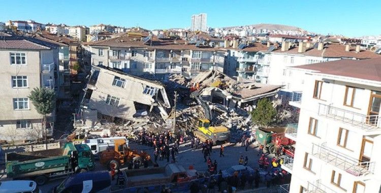19'unun büyüklüğü 4'ün üzerinde olan 533 artçı deprem meydana geldi