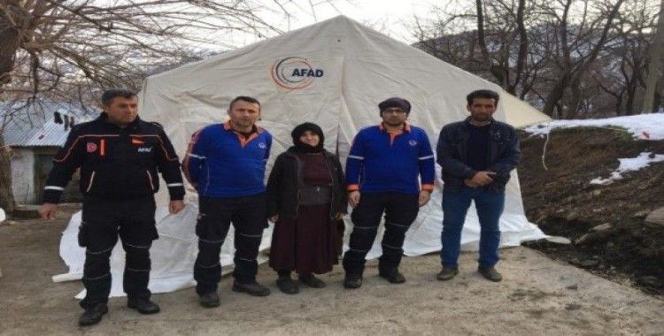 AFAD hasarlı köy evlerine zorlu koşullarda ulaşmaya devam ediyor