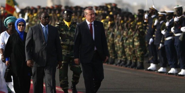 Erdoğan Senegal'de resmi törenle karşılandı